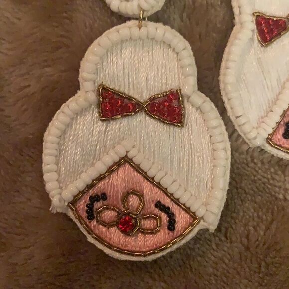 Nana Earrings - Picture 3 of 6